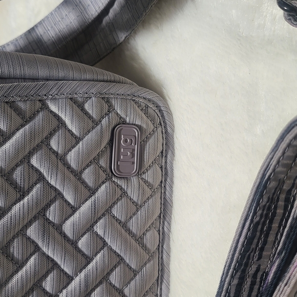Lug Gray Quilted Messenger Bag with Geometric Design - Picture 12 of 12